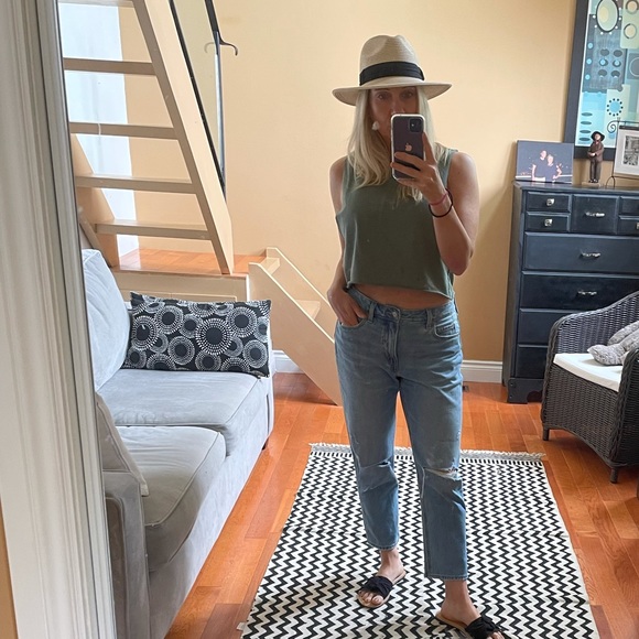 Meet your Posher, Suzanne - Picture 1 of 1